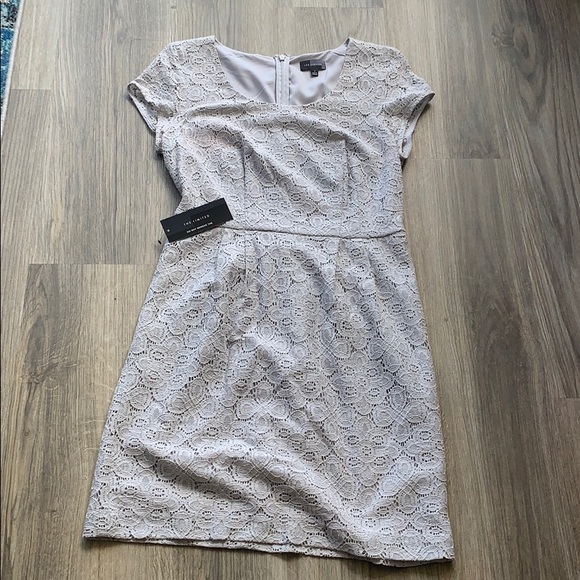 Limited gray lace dress - Picture 3 of 3